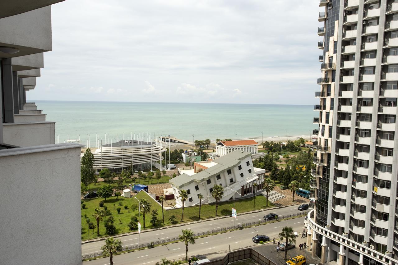 Apartment On Khimshiashvili บาทูมิ ภายนอก รูปภาพ